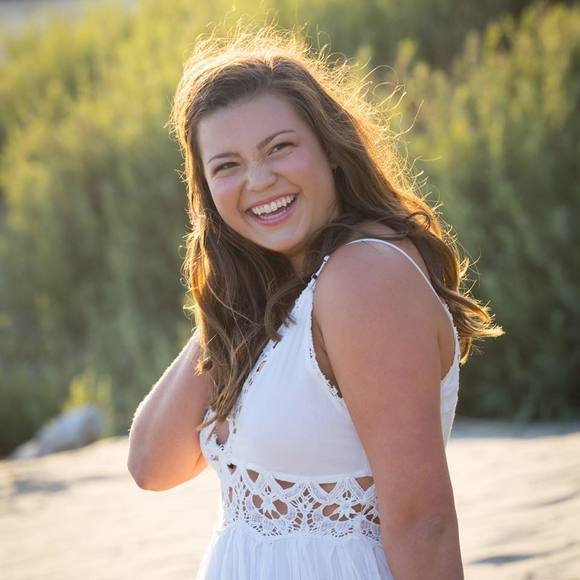 Profile Picture of Taylor Kohlmann (@taylorkohlmann) on Poshmark