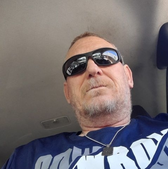 Profile Picture of Chuck Huffman (@chuckhuffman) on Poshmark