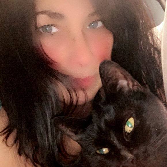 Profile Picture of Denise Vandenbossche (@dencrazylady1) on Poshmark