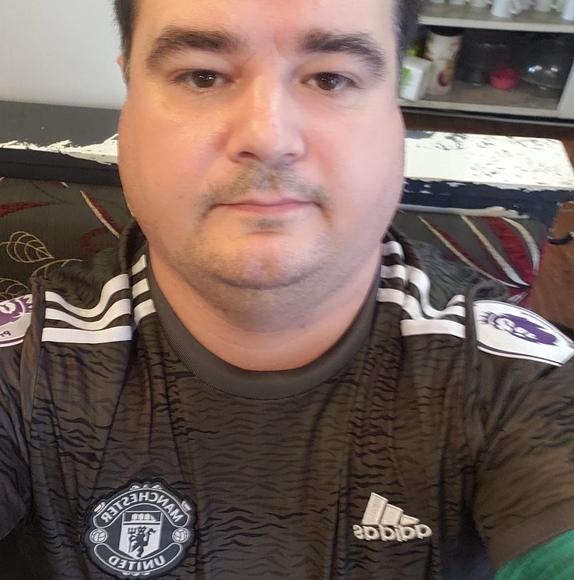 Profile Picture of Scott Schofield (@scottschofield) on Poshmark