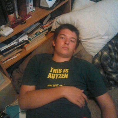 Profile Picture of Aaron Mix (@AaronavidMix) on Twitter