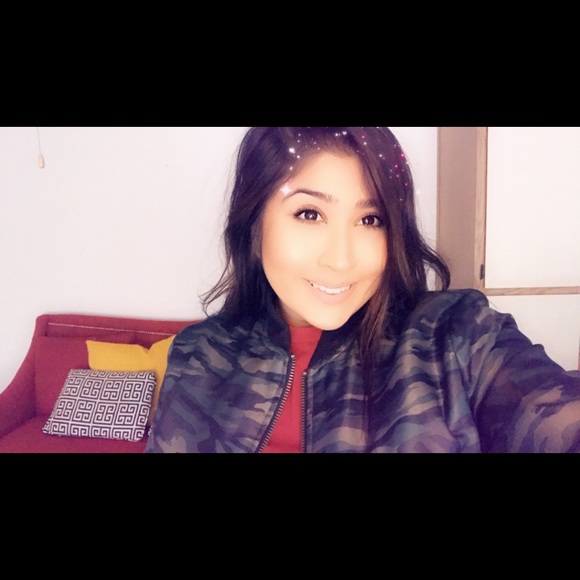 Profile Picture of Patricia Ochoa (@patriciaann8a) on Poshmark
