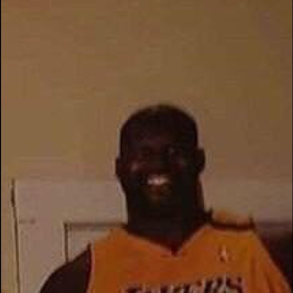 Profile Picture of Gideon Antwi (@dos7) on Poshmark