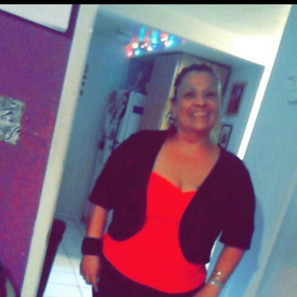 Profile Picture of Debbie Randall (@drandall78) on Poshmark