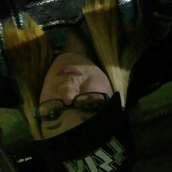 Profile Picture of Noelle Kreuzer (@lovebug0701) on Poshmark