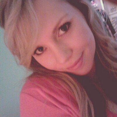 Profile Picture of Stephanie Bezanson (@xoStephanieBox) on Twitter