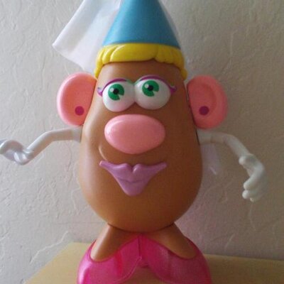 Profile Picture of Amanda Deaver (@mommalovesevie) on Twitter