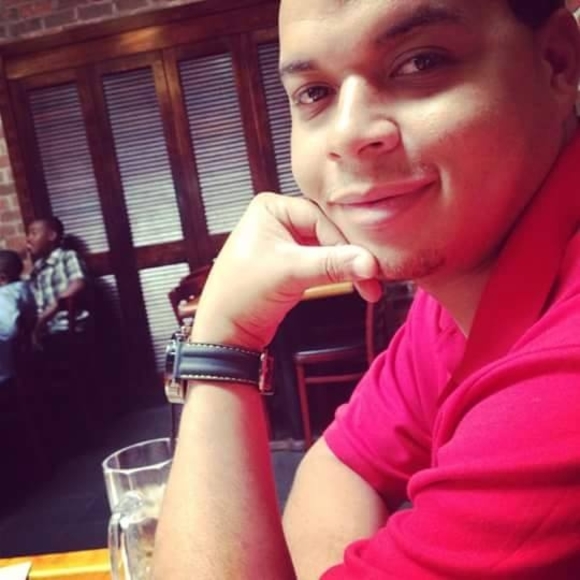 Profile Picture of Ernest Thomas (@flowerhorn6646) on Poshmark