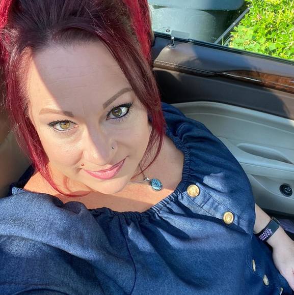 Profile Picture of Jenny jenn Jen (@jennyjen1374) on Poshmark