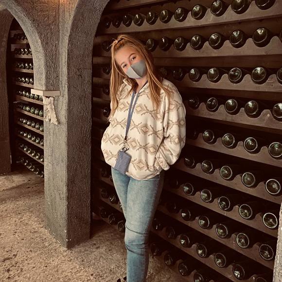 Profile Picture of Julianna Matson (@juliannamatson) on Poshmark