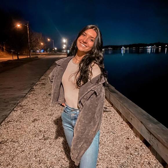 Profile Picture of Danni Corrado (@_dannilove_) on Poshmark
