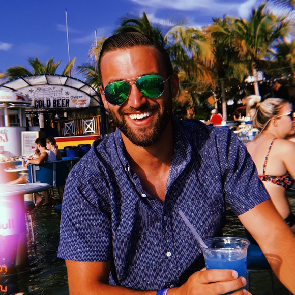 Profile Picture of Matthew Carl (@mcarl78) on Poshmark