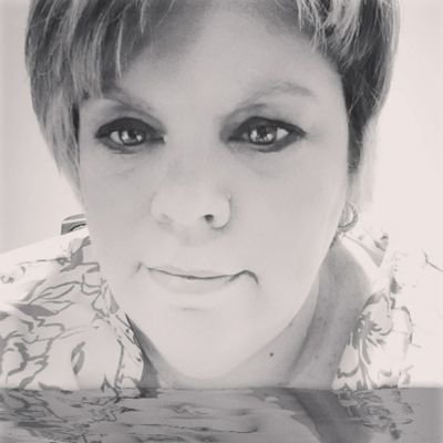 Profile Picture of Angie Yoder (@angieyoder71) on Twitter