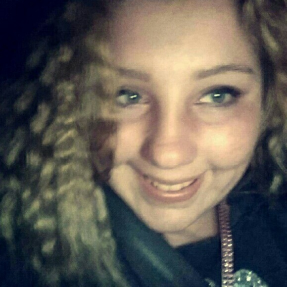 Profile Picture of Katelynn Ralph (@kateeluvsu7) on Poshmark