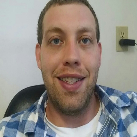 Profile Picture of Wanda Adkins (@wandaadkins) on Poshmark