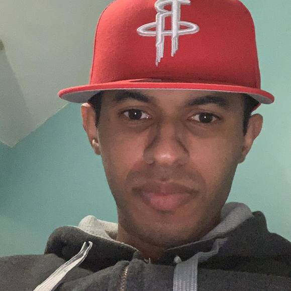 Profile Picture of Jonathan Montero (@jonathanmont816) on Poshmark