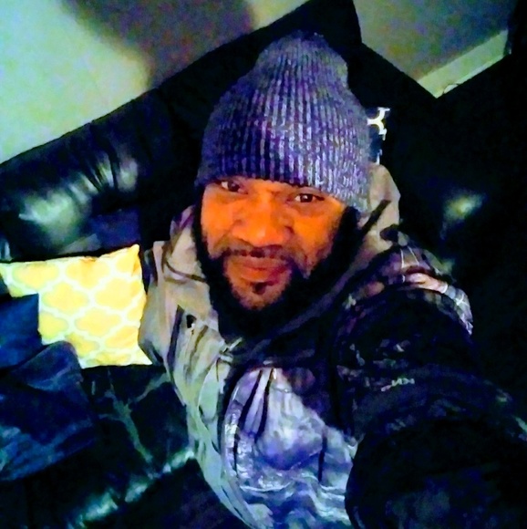 Profile Picture of Mark Ellison (@ellison437) on Poshmark