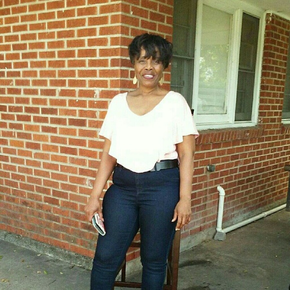 Profile Picture of Patricia Richard (@redpatann) on Poshmark