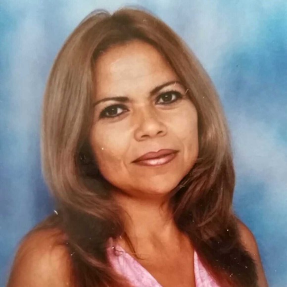 Profile Picture of Luz Jaimes (@andredeals) on Poshmark