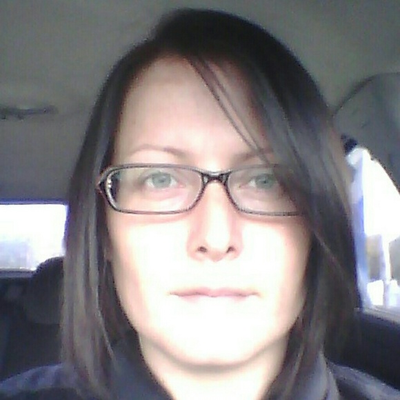 Lori Stumbo - Poshmark Profile Picture of Lori Stumbo (@lbstumbo) on Poshmark