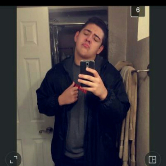 Profile Photo of Bryan Lemus (@lemuuus53) on Poshmark