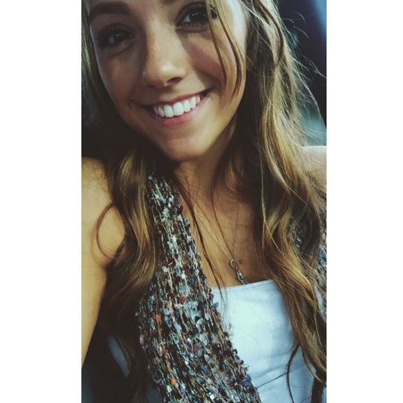 Profile Picture of Nichole Radmer (@n_radmer) on Poshmark