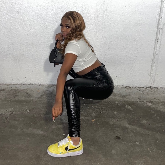 Kennedy Reynolds - Poshmark Profile Picture of Kennedy Reynolds (@kennedyreyno104) on Poshmark