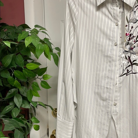 Profile Picture of Grace Peng (@gpeng) on Poshmark