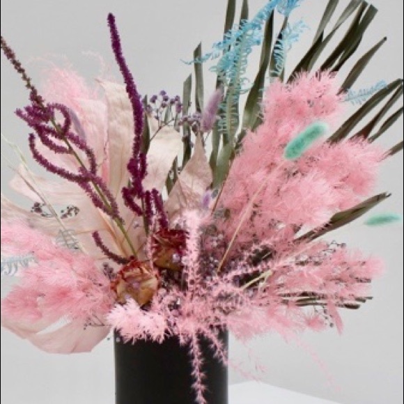 Profile Picture of Emma Popowicz (@emma9925) on Poshmark