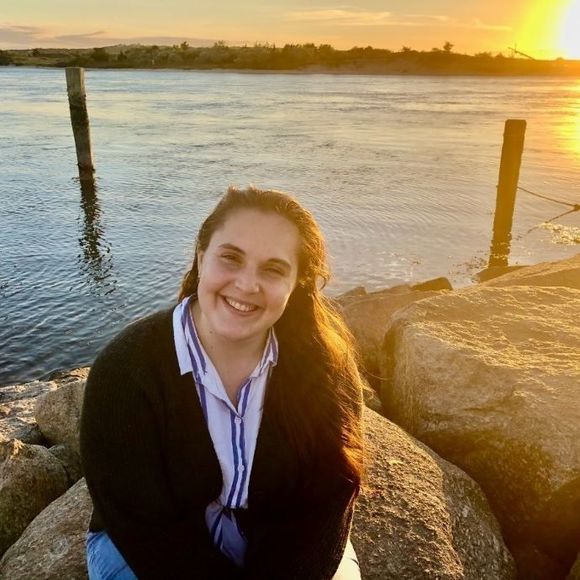 Profile Picture of Emily Ultan (@emilyultan) on Poshmark