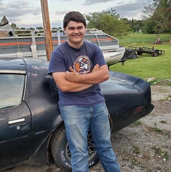 Profile Picture of Benjamin Ellis (@benjaminelli440) on Poshmark