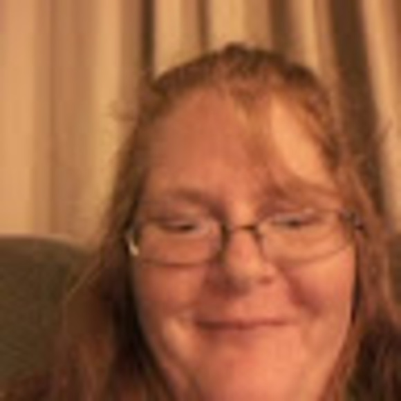 Profile Picture of Julia Frantzich (@juliafrantzich) on Poshmark