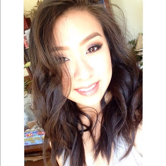 Profile Picture of Dana Bui (@ddbui3) on Poshmark