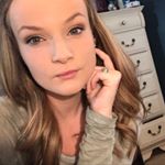 Profile Picture of Julie Barrier (@jdanyel82) on Instagram