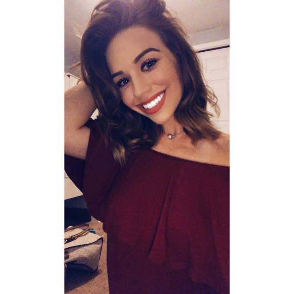 Profile Picture of Paige Vanbebber (@paige101411) on Poshmark