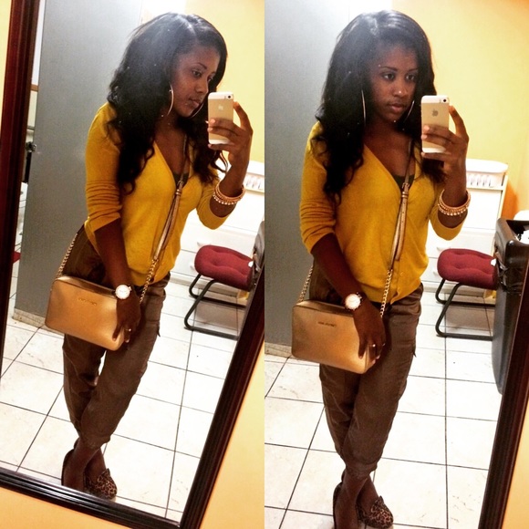 Profile Picture of Dan'naja Broaddus (@naja1998) on Poshmark