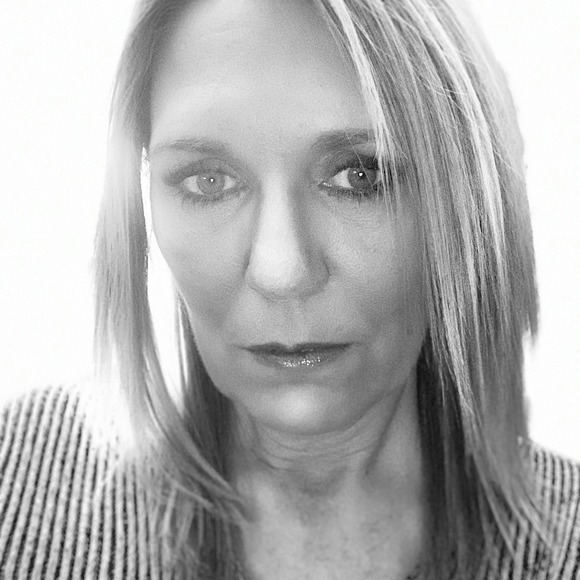 Val Wright - Poshmark Profile Picture of Val Wright (@annaban999) on Poshmark