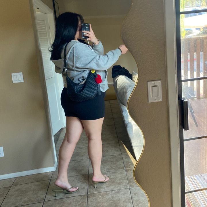 Profile Picture of 𝔞𝔯𝔪𝔞𝔫𝔦 𝔟𝔲𝔢𝔫𝔬 (@goldmuaa) on Tiktok