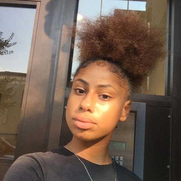 Profile Picture of Shelly Ann (@shellyannvegaaa) on Poshmark