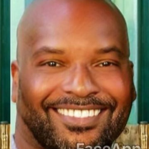 Profile Picture of Curtis Pullen (@curtispullen) on Poshmark