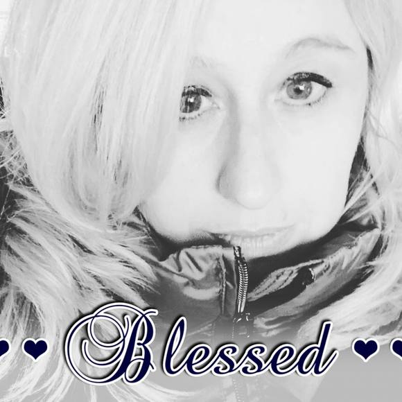 Profile Picture of Jodi Derr (@jderr77) on Poshmark