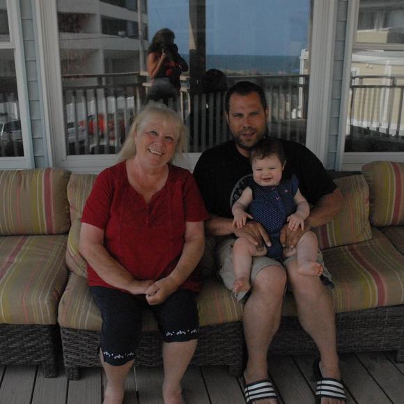 Profile Picture of Marty Vonderau (@mpv110477) on Poshmark