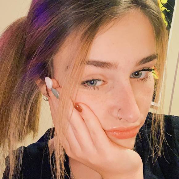 Profile Picture of Hazel Slesar (@hazy_sles) on Poshmark