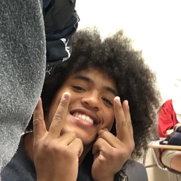 Profile Picture of David Morales (@davidmorales10) on Poshmark