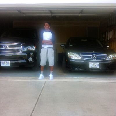 Profile Picture of Raymond Ewing (@_luhray) on Twitter