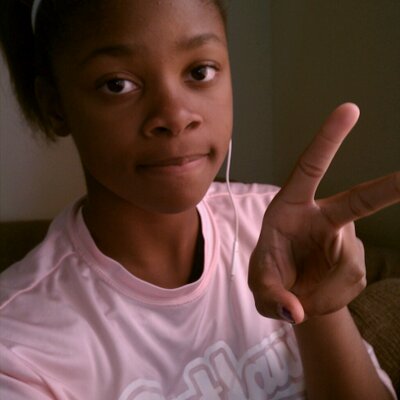 Profile Picture of Jillian Walters (@ToodlesTouring) on Twitter