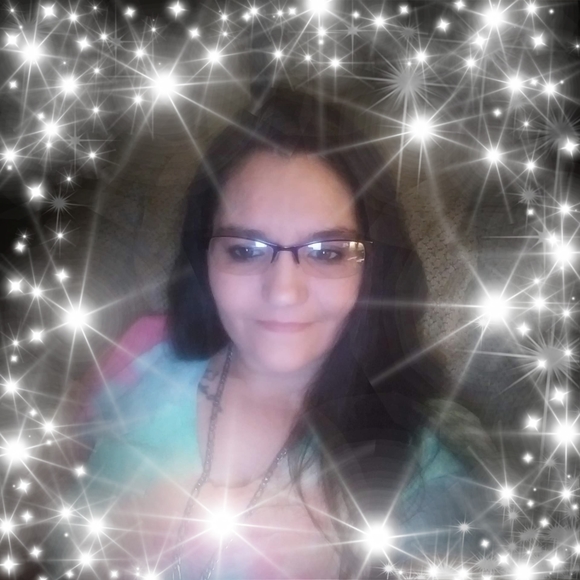 Profile Picture of Melissa Chisholm (@m_chisholm) on Poshmark
