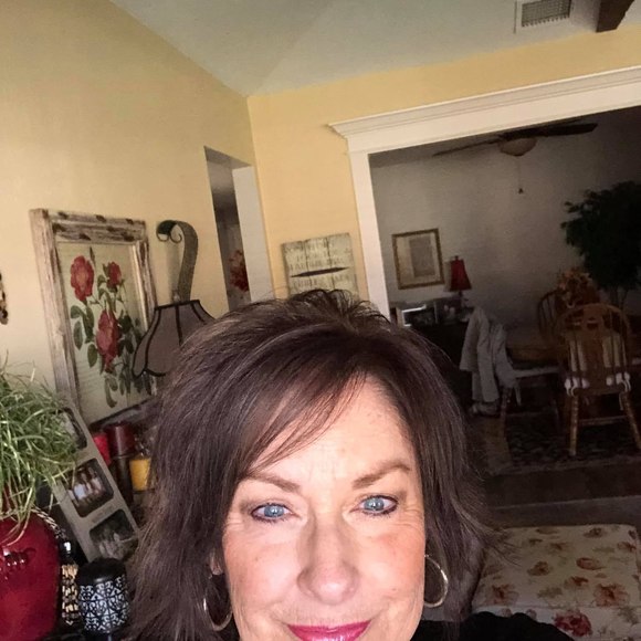 Profile Picture of Barbara Wiley (@mamawbarb) on Poshmark
