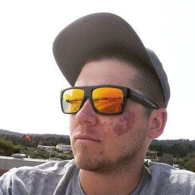 Profile Picture of Michael  Dangler (@mikesbeachlife) on Twitter