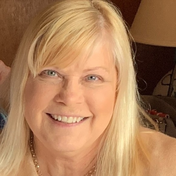 Profile Picture of Donna Brantner (@planotx75093) on Poshmark